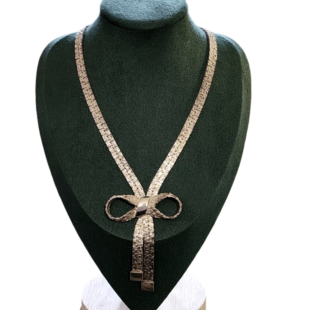 Vintage Textured Bow Necklace